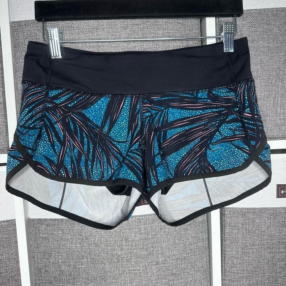Lululemon Speed Up LowRise Lined Short 2.5”- Size 4- Palm Lace Tofino Teal/Black